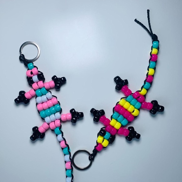 Handmade Pride Beaded Lizard Keychains - Picture 3 of 4